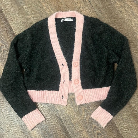 Zara Sweaters - Zara Grey and Pink Wool Sweater